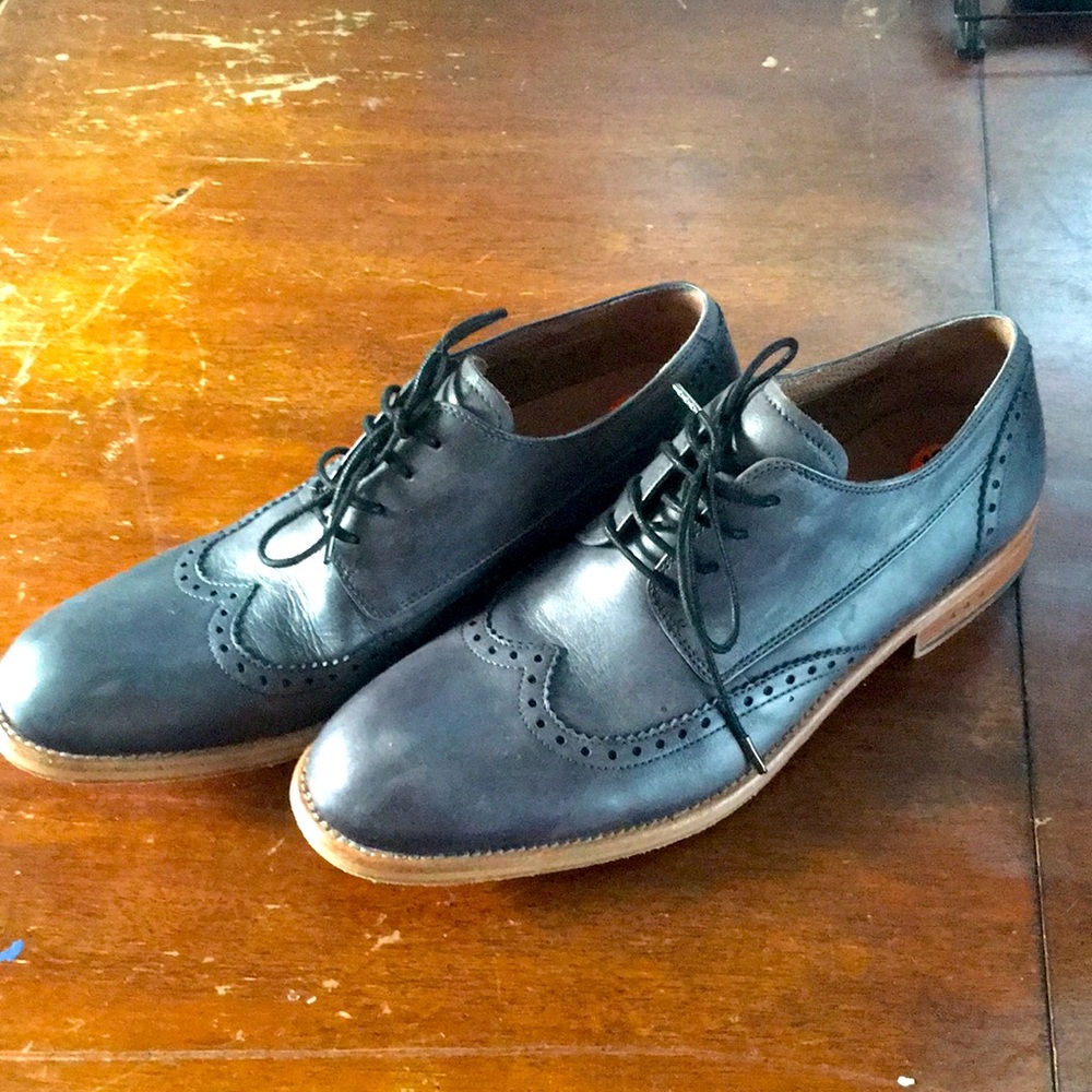 John varvatos 9.5 wing tip shoes